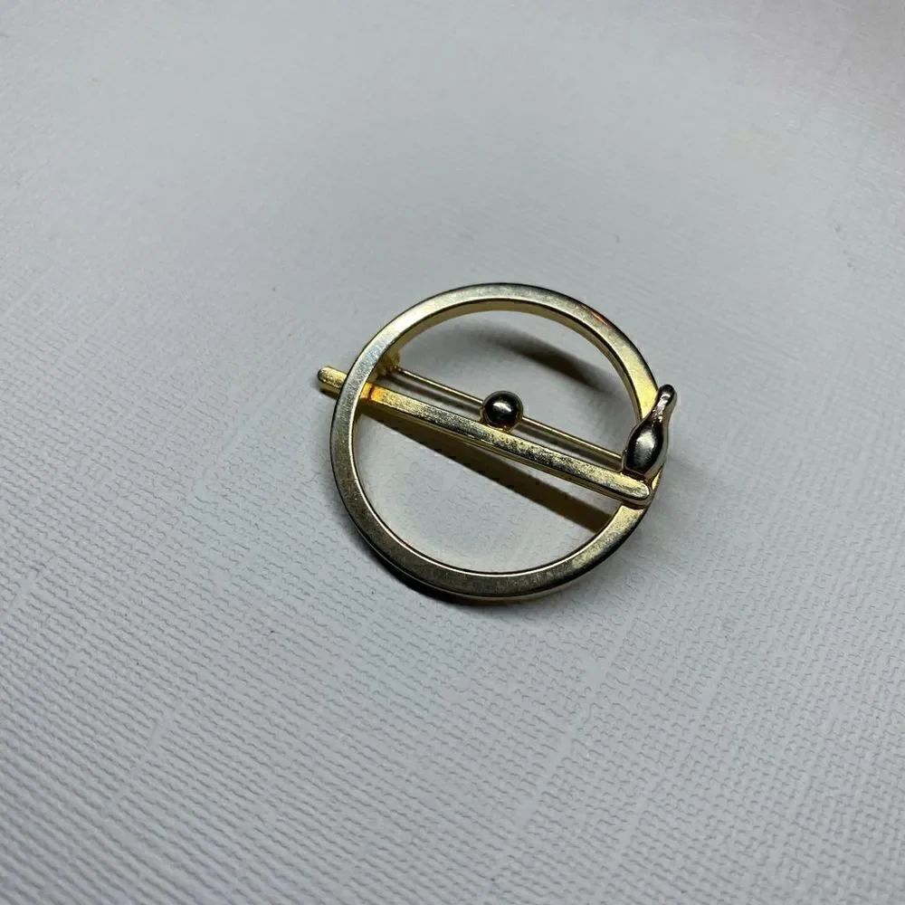 Brooch – Vintage 1970s Gold-Tone Bowling Pin & Ball
